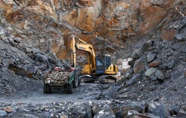آمادگی یک سرمایهگذار هندی برای سرمایهگذاری در معادن افغانستان