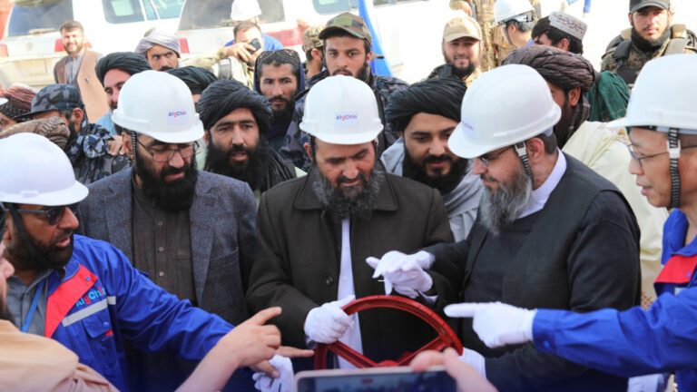 آخرین خبرها 20 ۶۰ هزار تن نفت دریای آمو به ۳۳ میلیون دلار فروخته شد