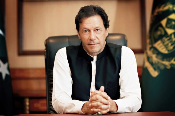 عمران خان: بدون حمایت طالبان در جنگ با تروریسم پیروز نمی‌شویم