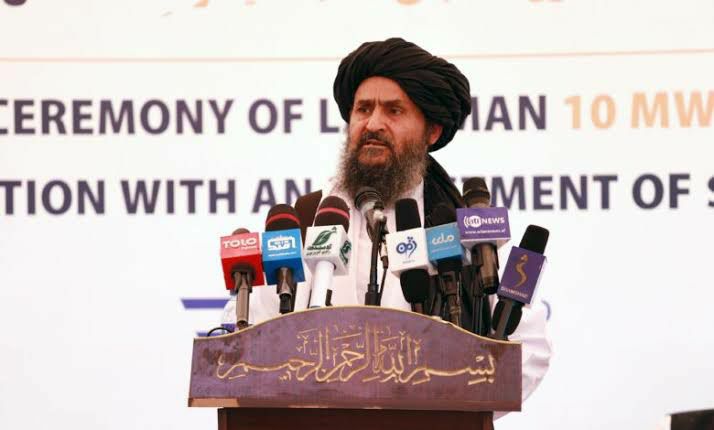 تاکید ملا برادر بر سرمایه‌گذاری در بخش تولید برق در افغانستان