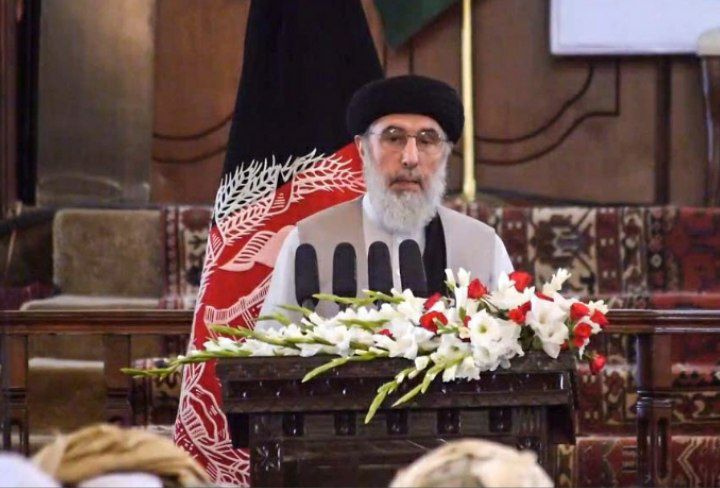 حکمتیار: افغانستان «هیچ وقت» پرچم «ملی» نداشته است