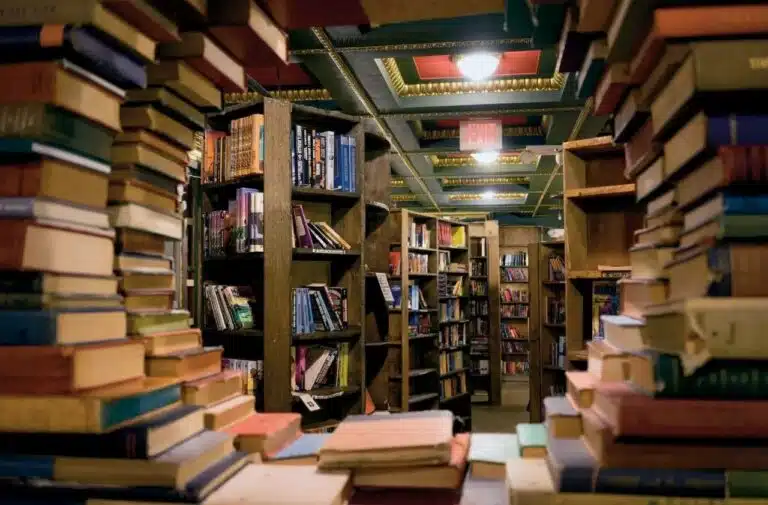 کاهش سرانه مطالعه در دانمارک؛ مالیات ۲۵ درصدی فروش کتاب حذف می‌شود