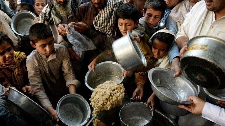 مرگ بیش از ۹۷ هزار نفر در افغانستان بر اثر آلودگی غذایی