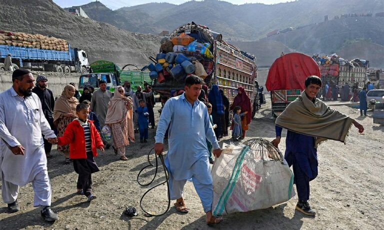 ‌بازگشت ۸۵ هزار مهاجر افغان پس از تعطیلی ۱۰ کمپ پناهندگان در بلوچستان پاکستان