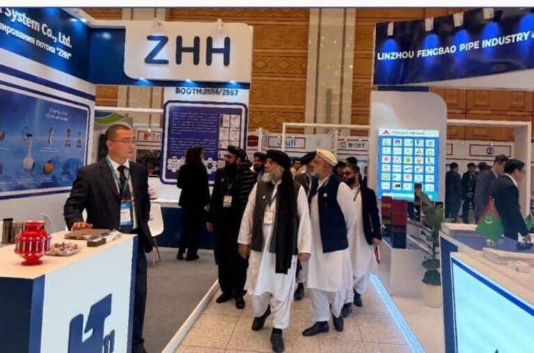 حضور سرپرست وزارت صنعت و تجارت طالبان در کنفرانس نفت و گاز ترکمنستان