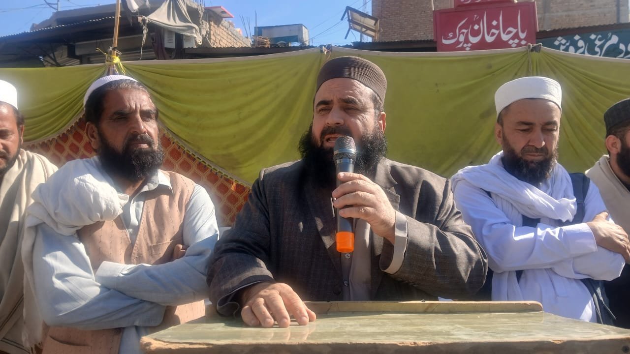 اعتراض فعالان پاکستانی به انسداد گذرگاه تورخم: به «قتل اقتصادی» پایان دهید 1 اعتراض فعالان پاکستانی به انسداد گذرگاه تورخم: به «قتل اقتصادی» پایان دهید