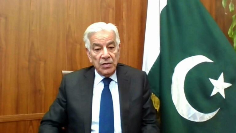 خواجه آصف در آستانه مذاکرات استانبول: طالبان تمایلی به ارائه تضمین ندارند