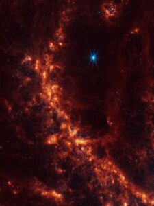 شاهکار جدید تلسکوپ جیمز وب از تولد ستارگان در کهکشانی ۶۰ میلیون سالنوری دورتر از زمین + عکس 4 شاهکار جدید تلسکوپ جیمز وب از تولد ستارگان در کهکشانی ۶۰ میلیون سالنوری دورتر از زمین + عکس