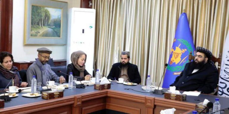 معضل مهاجران؛ طالبان و سازمان ملل درباره تشکیل کمیته مشترک رایزنی کردند