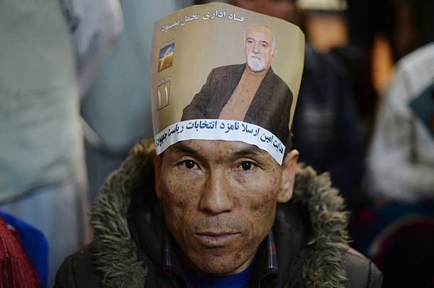 هدایت امین ارسلا: از اولین کارمند افغان بانک جهانی تا نامزد ناکام ریاستجمهوری 3 هدایت امین ارسلا: از اولین کارمند افغان بانک جهانی تا نامزد ناکام ریاستجمهوری