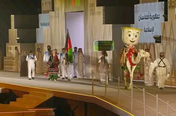 رژه با پرچم سهرنگ؛ حضور رسمی افغانستان در افتتاحیه ششمین دوره بازیهای کشورهای اسلامی در ریاض 2 رژه با پرچم سهرنگ؛ حضور رسمی افغانستان در افتتاحیه ششمین دوره بازیهای کشورهای اسلامی در ریاض