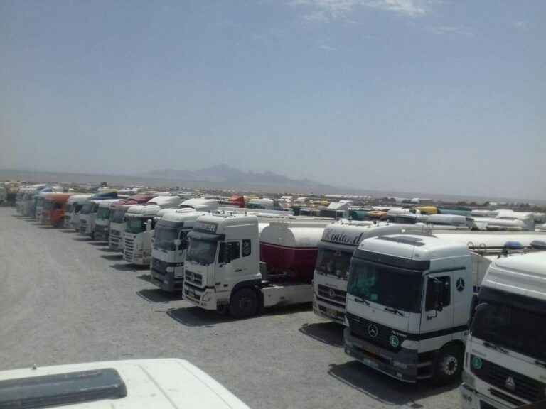 توقف ۷۳۶ تانکر ایرانی در افغانستان؛ پی‌گیری جریان دارد