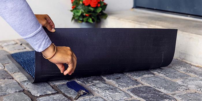 راهنمای جامع پیشگیری از سرقت منازل در زمان سفر؛ نکاتی که معمولاً نادیده گرفته میشوند 4 کلید