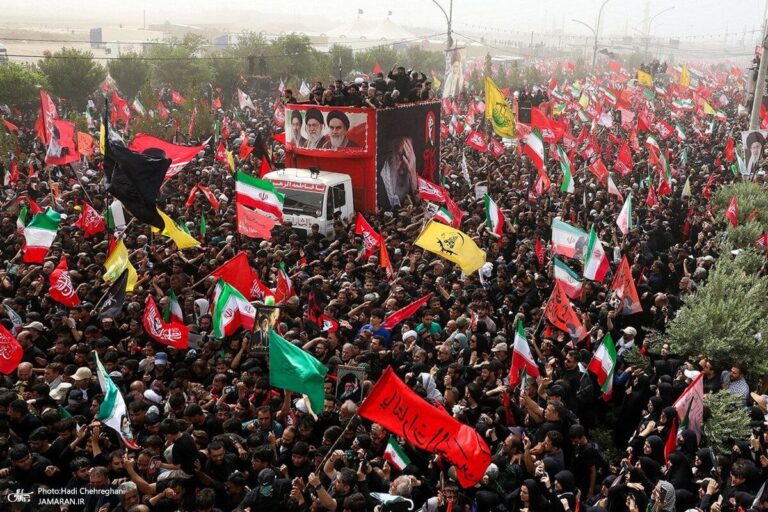 رستاخیز میلیونی در کربلا؛ نمایش وحدت ایران و عراق در وداع با رهبر شهید انقلاب
