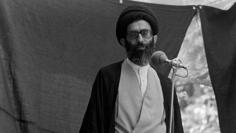 زندگی رهبر شهید روی خط زمان | از آغاز نهضت اسلامی تا نخستین بازداشت‌ها و شکل‌گیری مبارزه