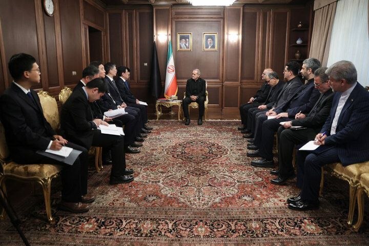 رئیس جمهور: جنایات جنگی آمریکا و اسرائیل در سطح بین‌المللی دنبال می‌کنیم