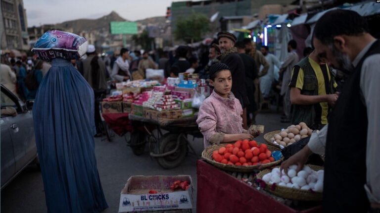 افزایش تورم مواد غذایی در افغانستان؛ افزایش فشار هزینه‌های زندگی بر خانواده‌ها