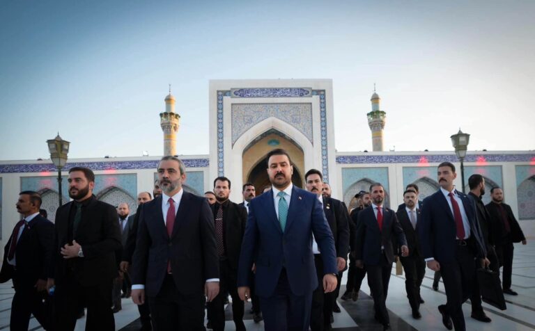 سفر نخست‌وزیر عراق به سوریه؛ علی زیدی ۵ میلیون دلار به حرم حضرت زینب اختصاص داد