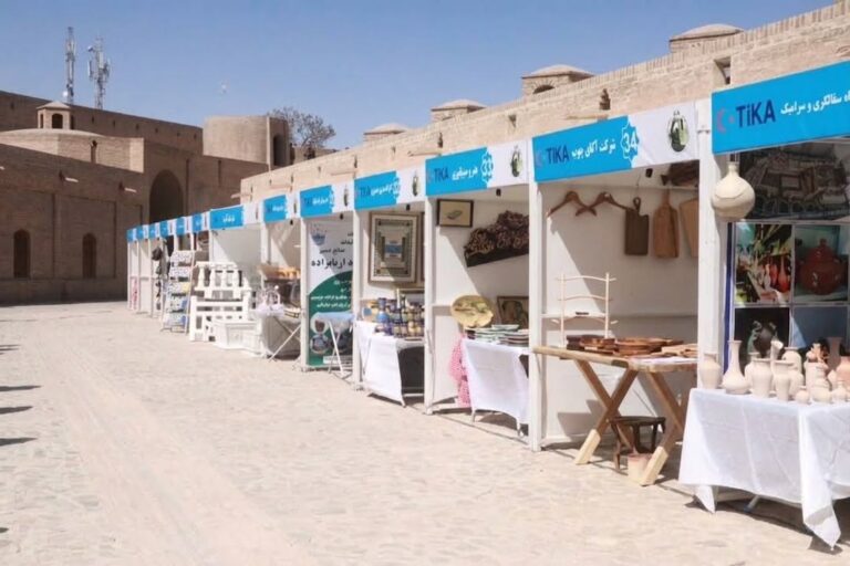 پایان نمایشگاه هفته گردشگری در هرات؛ بازدید ۱۵ هزار نفر از قلعه اختیارالدین